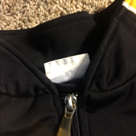 🔥🔥 Vintage Short sleeved dark blue and gold Puma track jacket - Picture 6 of 7